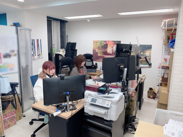 アスタリスク新宿店の事務所内（普通のオフィス）