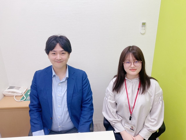 ポケットワーク福岡店の女性スタッフ集合写真